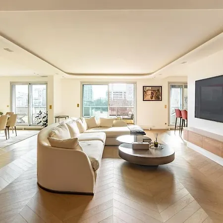 Modern Flat With Terrasse, 16 Apartment *
